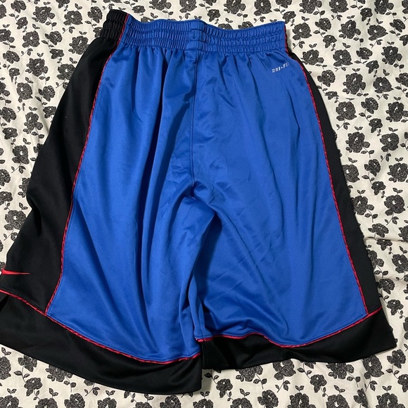 Nike basketball shorts dry fit - Picture 2 of 3